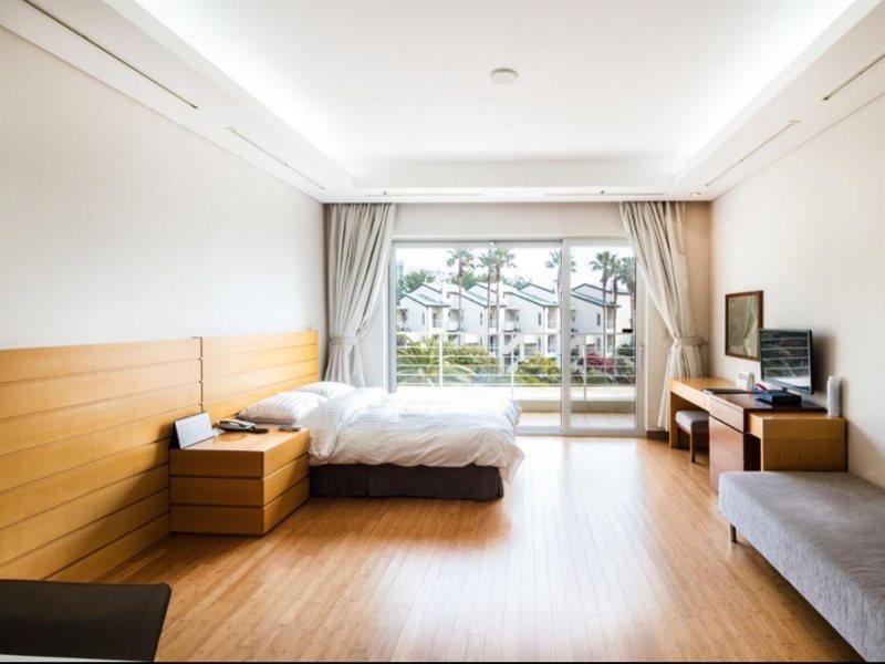Sono Calm Jeju Hotel Seogwipo Exterior photo