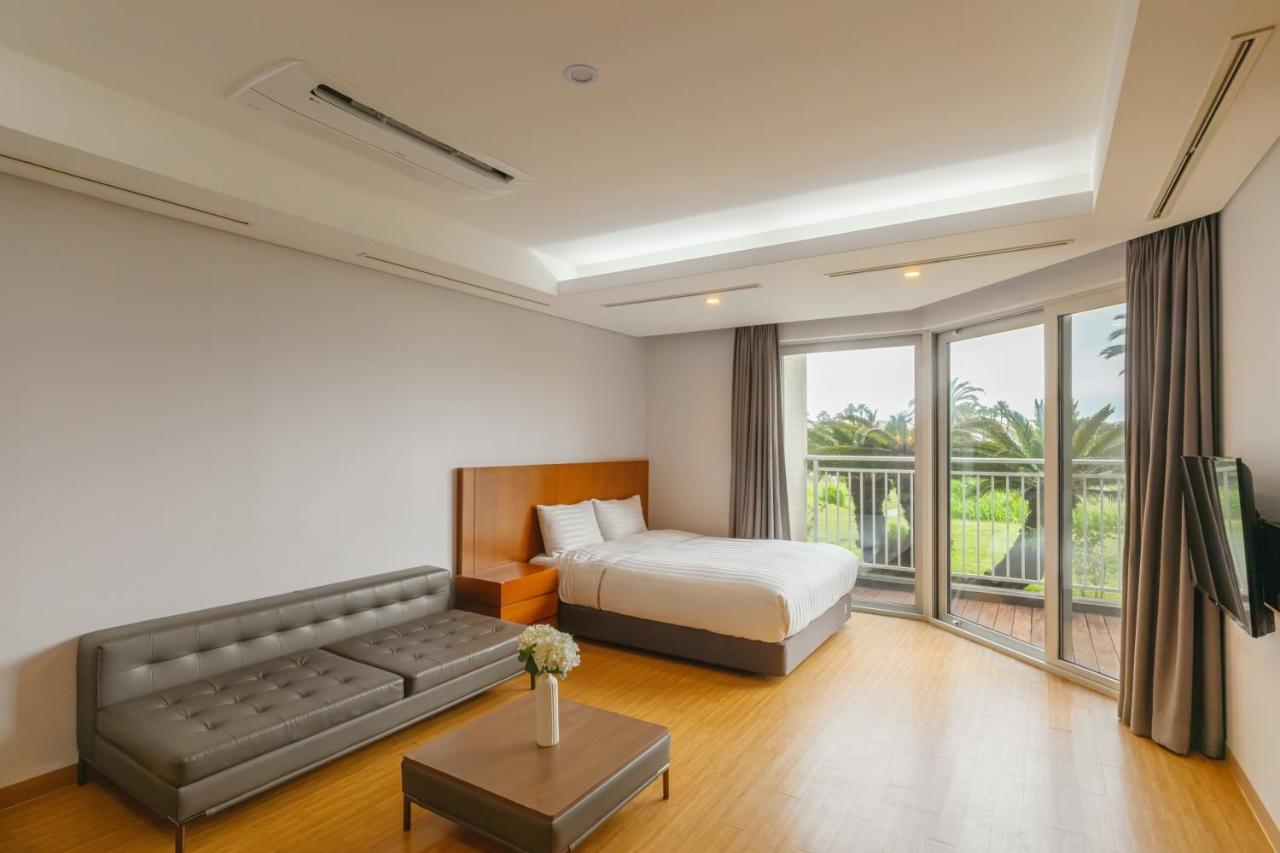 Sono Calm Jeju Hotel Seogwipo Exterior photo