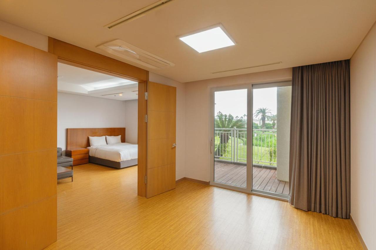 Sono Calm Jeju Hotel Seogwipo Exterior photo
